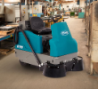 6100 Varredora de pavimentos subcompacta de condutor sentado a bateria alt 15