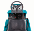 6100 Varredora de pavimentos subcompacta de condutor sentado a bateria alt 4